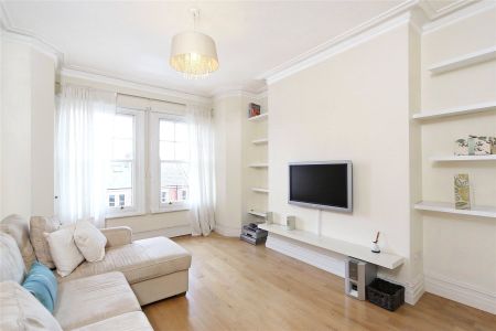 Cambridge Road, Battersea, London, SW11 flat to rent - Photo 2