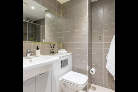 Studio Flat, King William Street, M50 - Photo 5