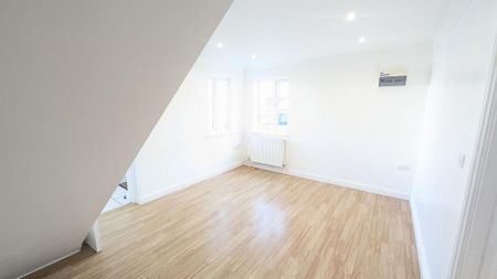 2 bedroom terraced house to rent - Photo 2