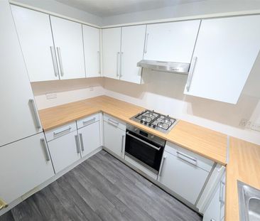 3 Beds - Detached house - - Photo 6