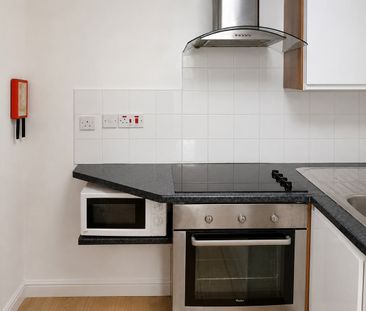 1 Bed Flat, Stockport Road, M13 - Photo 4