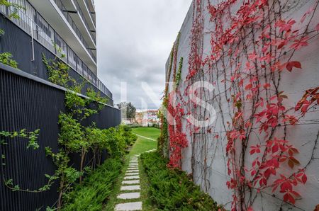 Apartamento T2 para arrendamento sem móveis com garagem na Graça em Lisboa - Photo 4