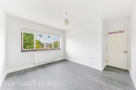 Bowness Crescent - Photo 2