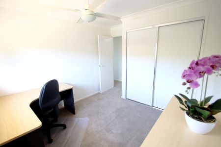 RENOVATED AND FULLY FURNISHED SPACIOUS TOWNHOUSE WITH VIEWS IN THE PACIFIC PARKSIDE COMPLEX!! - Photo 3