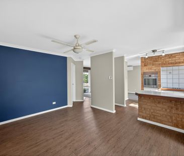 Charming Three Bedroom Home! - Photo 2
