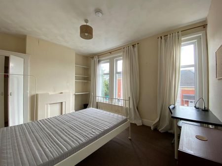 4 bedroom terraced house to rent - Photo 3