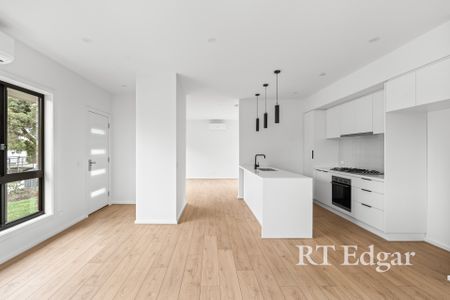 Thinking of selling? Contact our agent - Photo 2