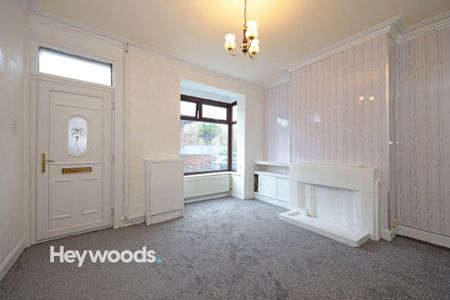 2 bed terraced house to rent in Manor Street, Stoke-on-Trent, Staffordshire - Photo 2