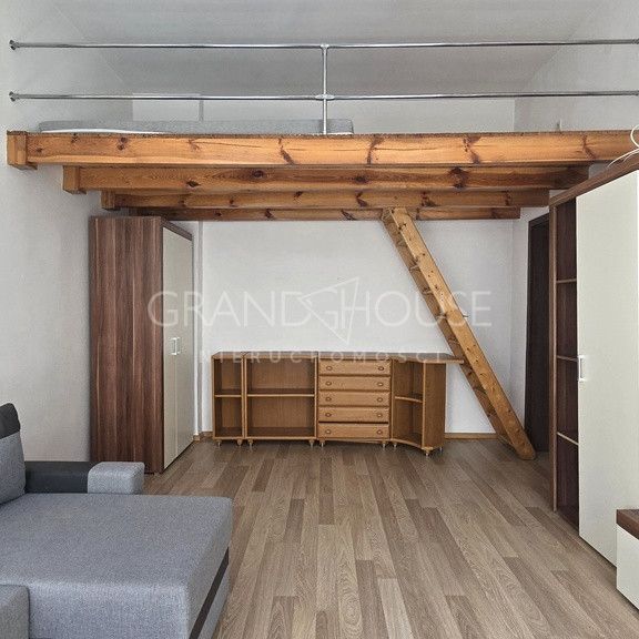 Duża Kawalerka-Centrum 1.piętro-Kamienica - Zdjęcie 1