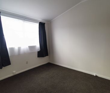 Home In Waterloo - Photo 4