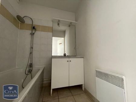 Location Appartement 2 pièces 45m² ST GILLES 30800 - Photo 4