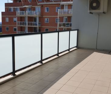 Luxury & C. B.D Located 3-Bedroom Apartment with Stunning City & Di... - Photo 6