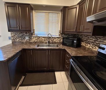 For Lease - 783 Consort Crescent, Mississauga, Ontario - Photo 5