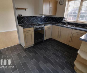 3 bedroom semi-detached house to rent - Photo 6