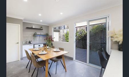 Perfect location 3 bedroom house in Darlington - Photo 3