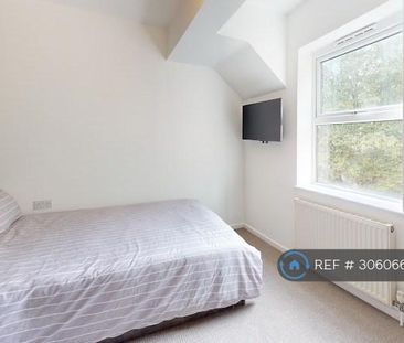 1 bedroom in a house share to rent - Photo 4