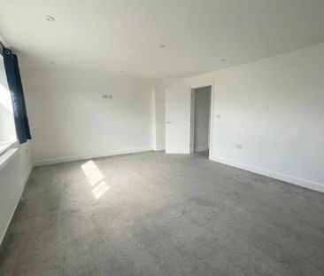Drift Road, STAMFORD - Photo 2