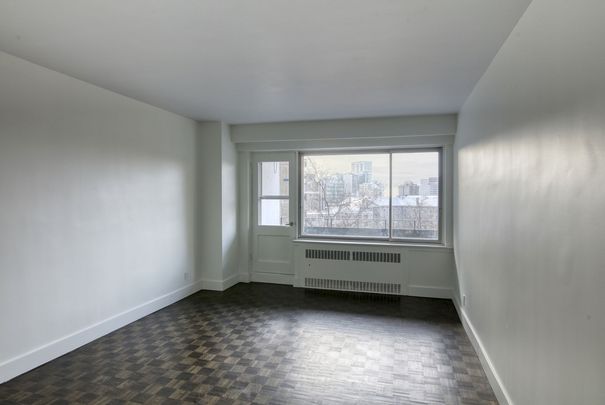 3555 Cote-des-Neiges Road - Photo 1