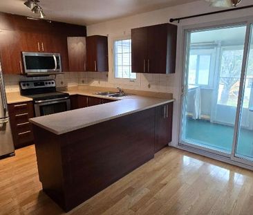 LIBRE Maison à louer très bien située à Brossard - Photo 4