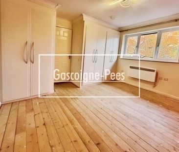 Hatch Warren, Basingstoke, RG22 - Photo 2