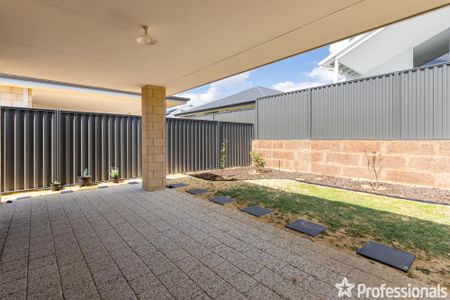 4 Pavarotti Vista, Hammond Park WA 6164 - Photo 2