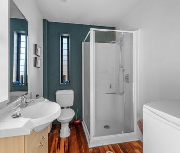 Fully Furnished One Bedroom - Photo 4