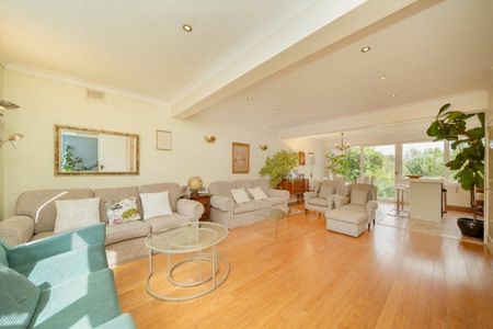 Hermitage Lane, Hampstead, NW2 - Photo 2