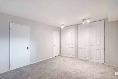 3 Bed, 2 Storey Condo in The Pines - December's Rent is only $475!!! - Photo 2