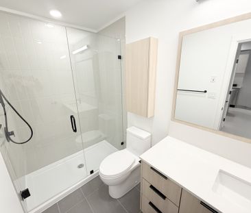 Bright and Spacious Jr Two Bedroom with Parking and Storage - Photo 4