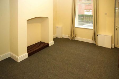 2 bedroom terraced house to rent - Photo 2
