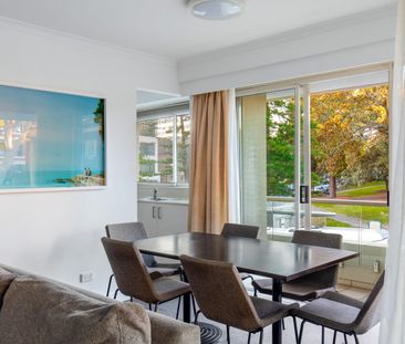 Manly's Best Position – Furnished 2-Bed, 2-Bath Opposite the Ferry - Photo 4