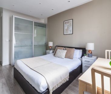 Studio Flat, Gloucester Terrace, W2 - Photo 4