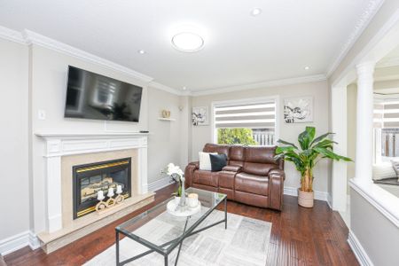 For Lease - 10 Leopard Gate, Brampton, Ontario - Photo 5