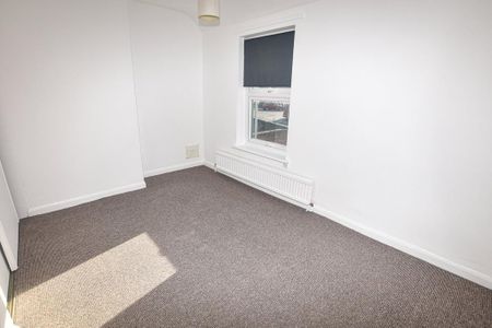 2 bedroom semi-detached house to rent - Photo 3