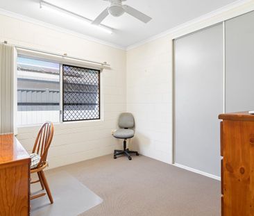 Spacious & Secure Family Home in Mount Sheridan - Photo 2