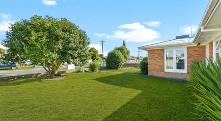 Spacious, Three Bedroom Family Home - Photo 3