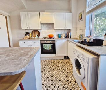 2 bedroom semi-detached house to rent - Photo 2