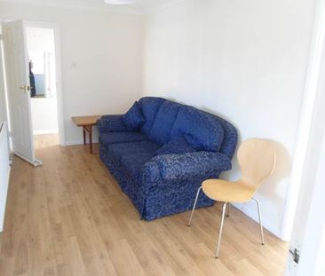 3 bed flat to rent in Hamlet Drive, Colchester - Photo 2
