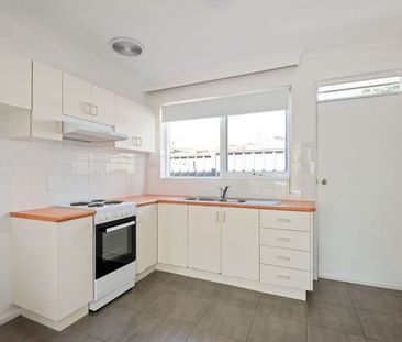 Delightful one bedroom Home - Photo 3