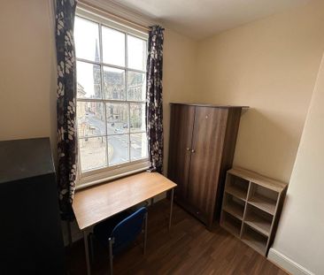 5 bedroom flat to rent - Photo 2
