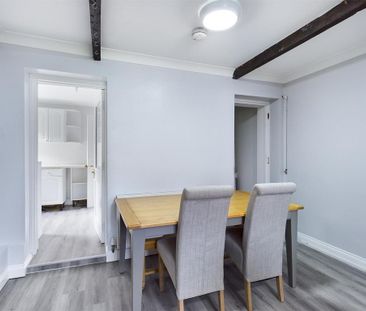 6 bedroom semi-detached house to rent - Photo 1