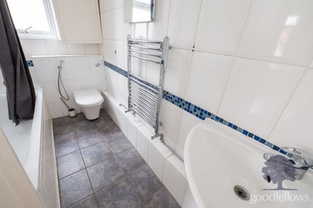 4 bedroom semi detached house to rent, - Photo 5