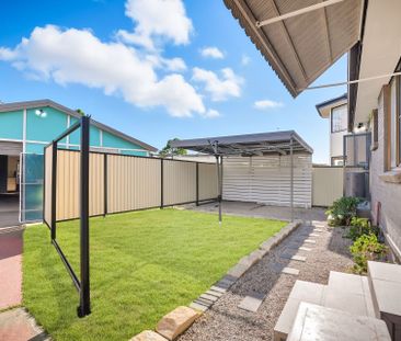 Neat and Cost Home In Colyton! - Photo 1