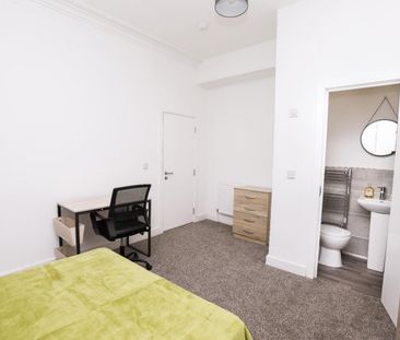 6 bedroom House To Let - Photo 5