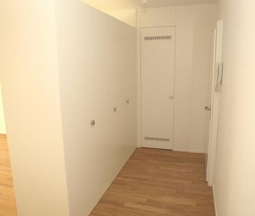 Helle 4.5-Zimmerwohnung im EG mit Balkon an zentraler Lage in Köniz - Foto 1