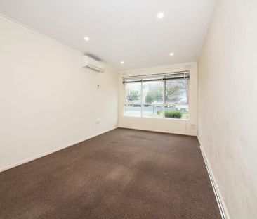 Walk To The Shops! - Photo 6