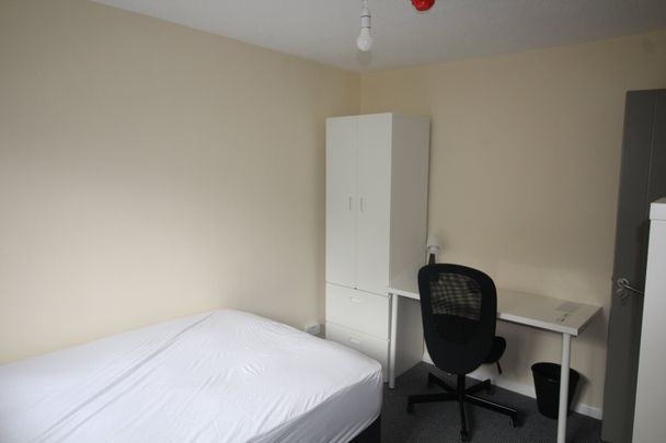 1 bed house / flat share to rent in Bourne Court - Photo 1