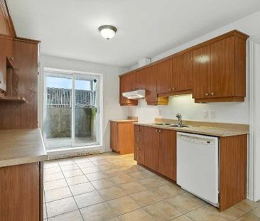 TRÈS GRAND APPARTEMENT 5 1/2 DE +- 1365 PI.CA AVEC THERMOPOMPE À LO... - Photo 1