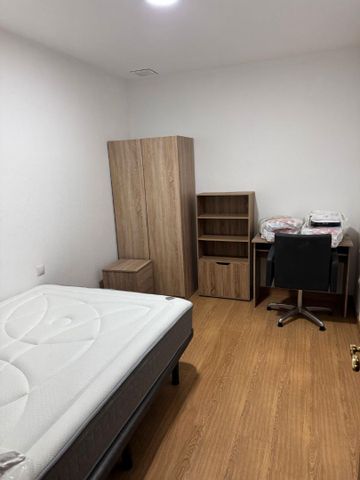 Piso de alquiler en Plaza de Burgos, Capuchinos - Glorieta - Ciudad Jardín - Photo 4