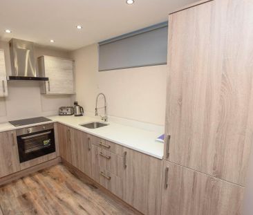 2 bedroom flat to rent - Photo 6